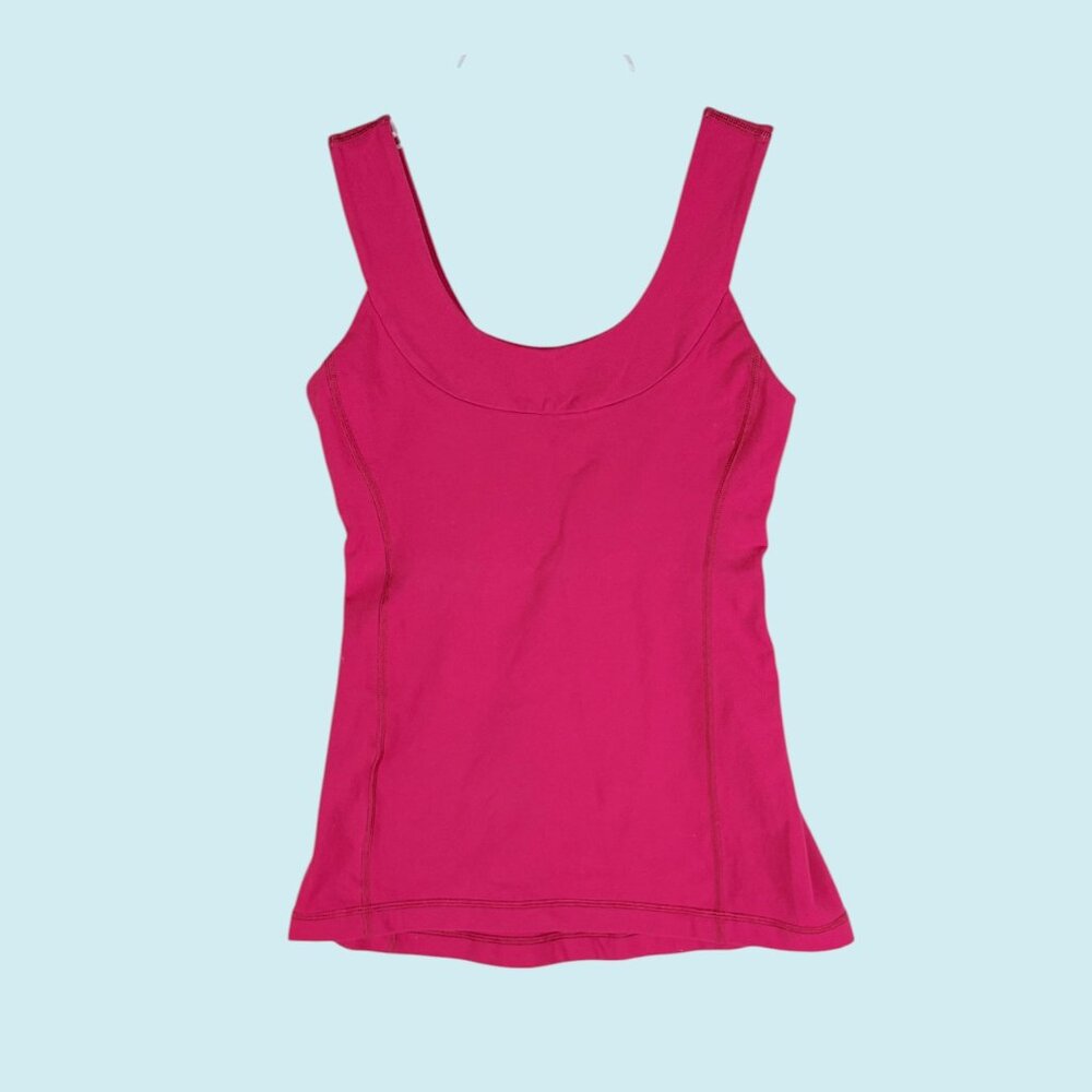 Lululemon Top Women's Size XS Berry Scoop Back Tank Built-in Bra Hip Length